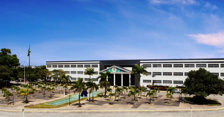 Unit suspende aulas após ameaças de aluno em rede social