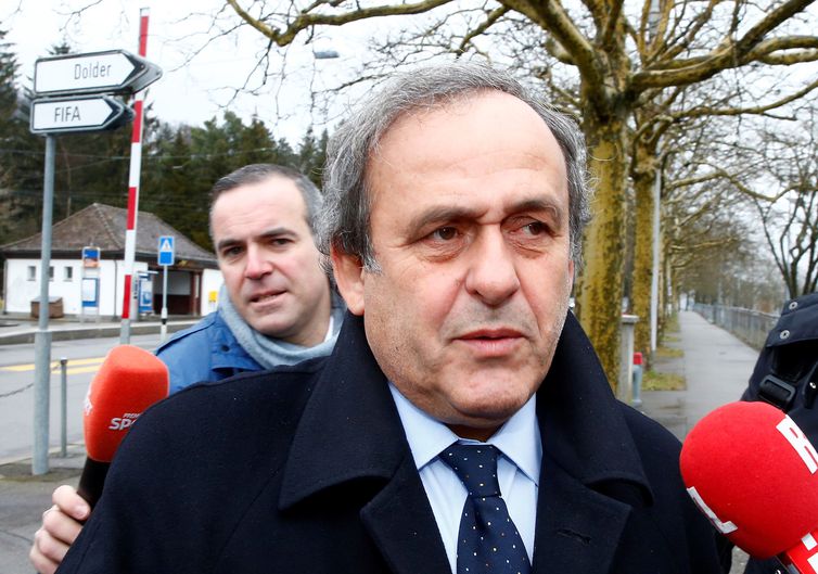 Platini é preso em investigação de suborno