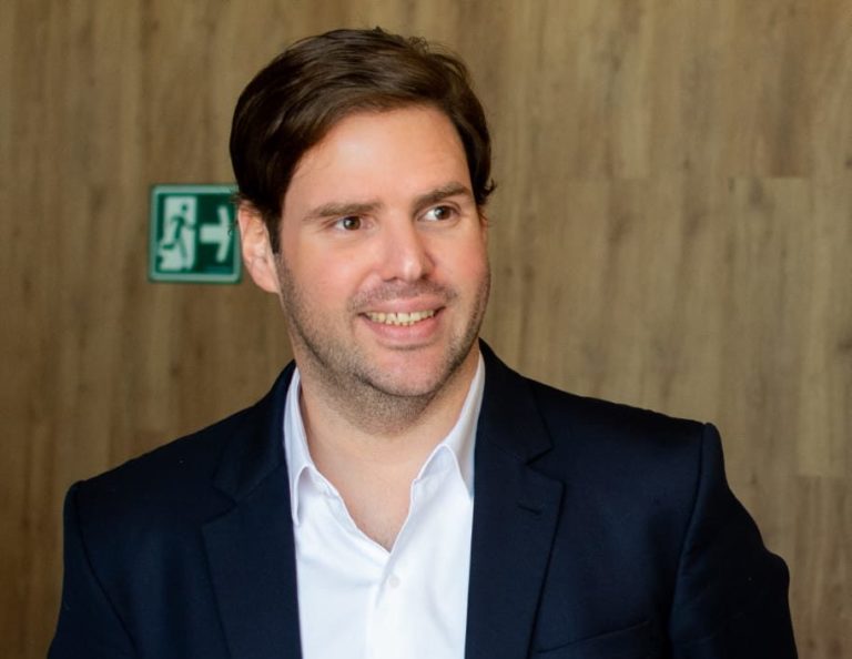 Governador exonera o secretário de Estado do Turismo