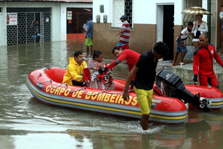 Mais de 800 pessoas estão desabrigadas em Sergipe por causa da chuva