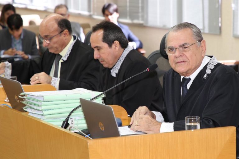 Julgamento sobre retorno de Flávio Conceição ao TCE é adiado