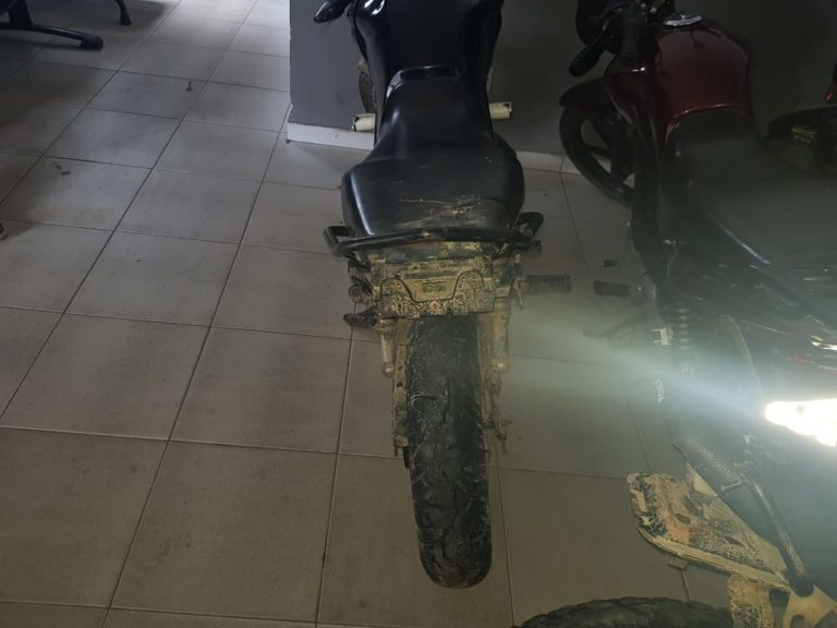 Trio é preso acusado de roubar veículos em Lagarto