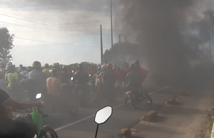 Protesto deixa ponte fechada por cerca de 3h