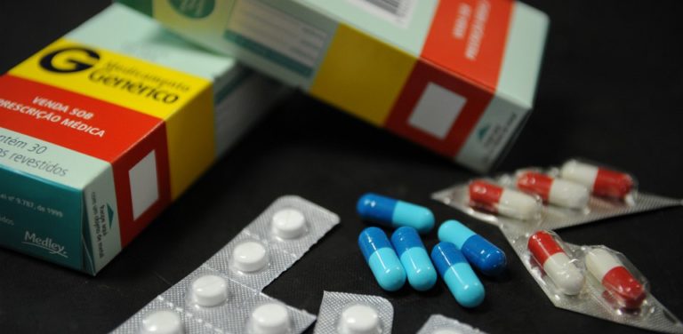 Sancionada lei que agiliza importação de medicamentos