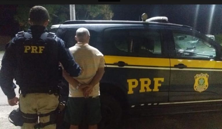 PRF prende homem com mandado de prisão em aberto