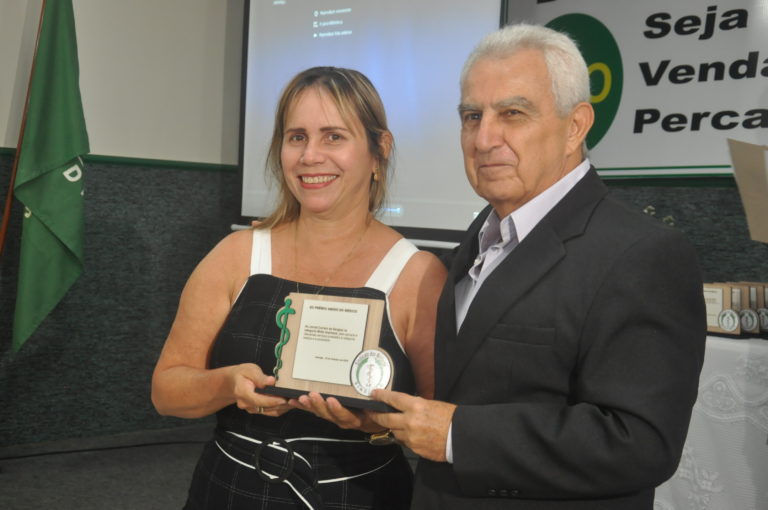 AJN1 e Correio de Sergipe são homenageados pelo Sindimed