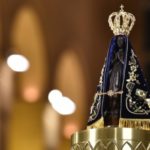 Católicos rendem homenagem a Nossa Senhora Aparecida; confira a programação