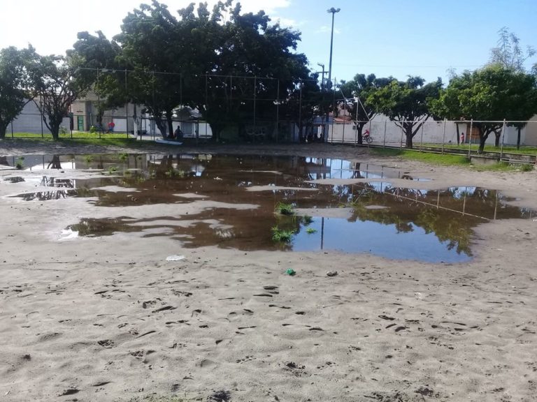 Comunidade e Igreja se unem para recuperar praça