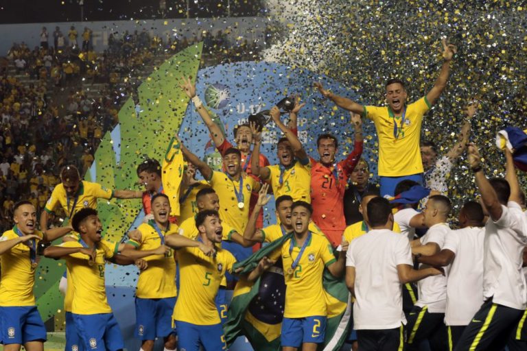 Brasil vence o México e conquista o tetra no sub-17