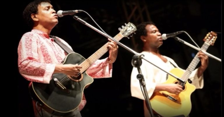 Chiko Queiroga e Antônio Rogério fazem show gratuito