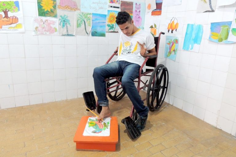 Assistido da Apae Aracaju participa de festival no AM
