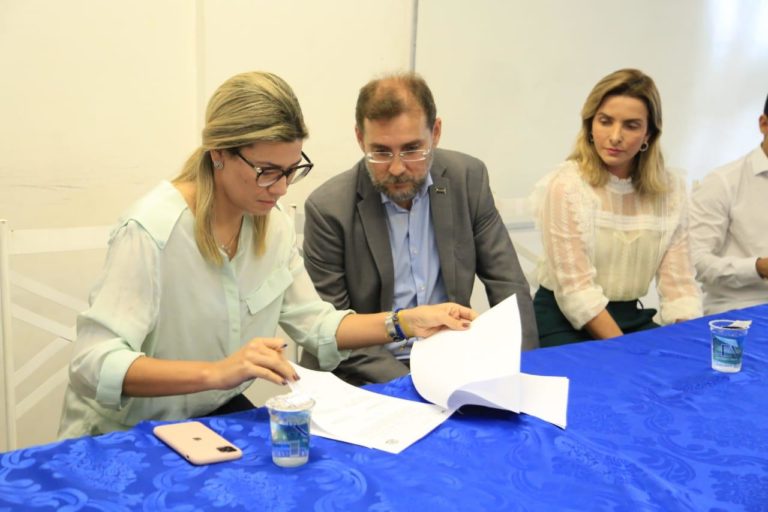 Prefeitura de Lagarto e HUL assinam termo de cooperação