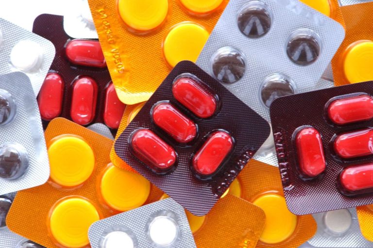Laboratórios recolhem medicamentos para úlcera