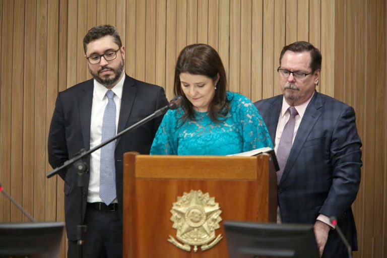 Juíza do TRT20 é empossada Conselheira do CNJ