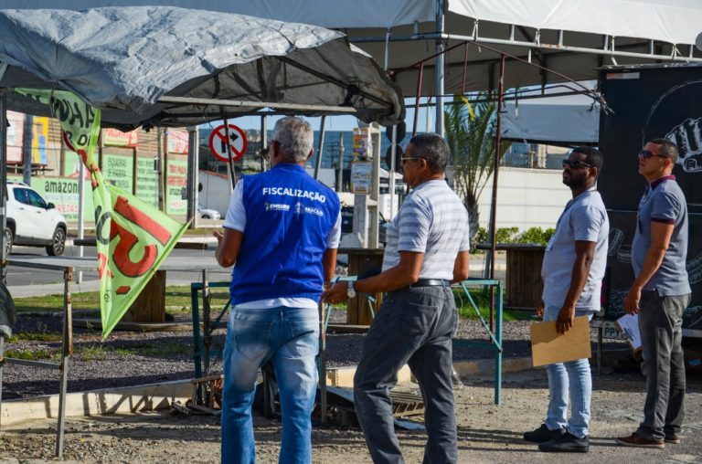 Comerciantes têm até 1º de março para sair de avenida
