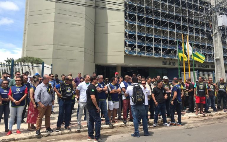 Policiais civis paralisam atividades por 24h