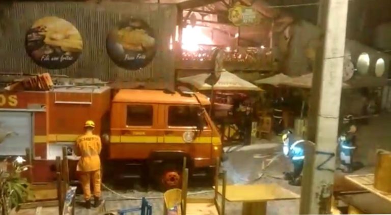 Fogo destrói restaurante na cidade de Estância