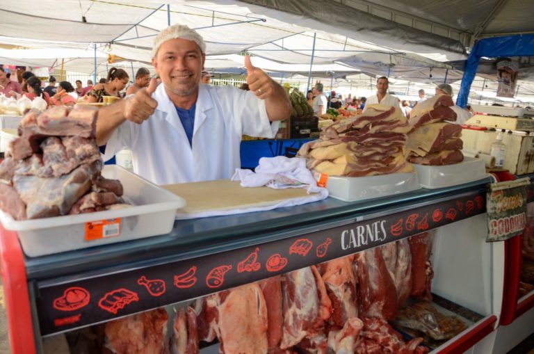 Feira livre do Batistão é a 1ª a funcionar dentro das normas da vigilância sanitária