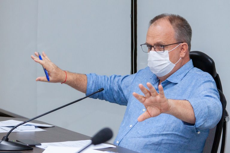 Após repercussão negativa, Belivaldo revoga decreto sobre abertura de lojas
