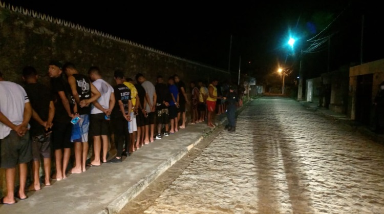 Polícia Militar desativa festa ilegal na Barra dos Coqueiros