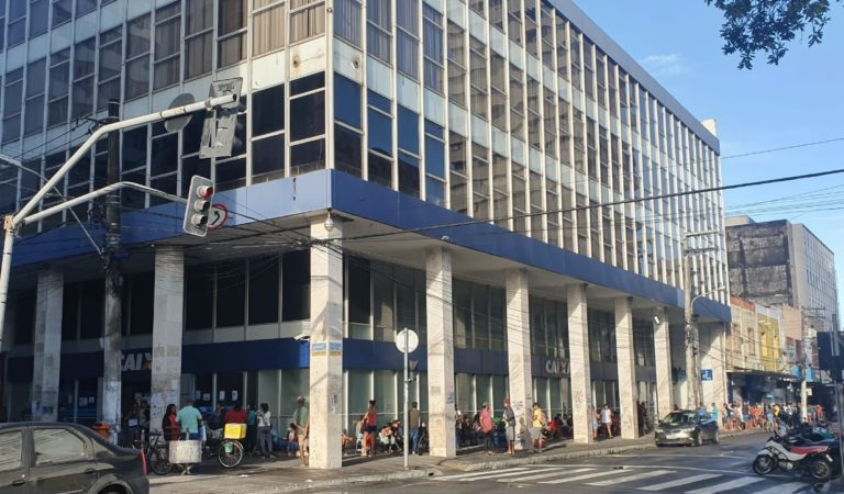13 agências da Caixa abrem neste sábado para pagamento do auxílio emergencial