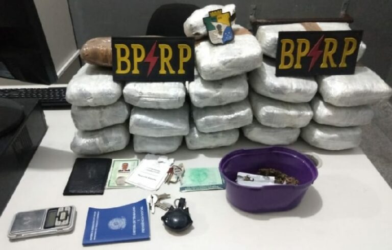 RP fecha ponto de tráfico e apreende 18 kg de maconha