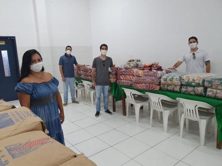 Apae Aracaju recebe doações da live de Fellipe Nunes