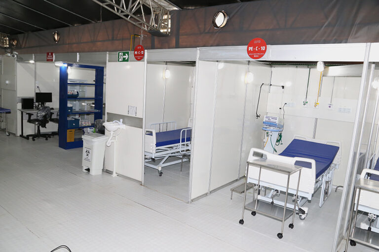 Hospital de Campanha, instalado no estádio João Hora, passa a receber pacientes