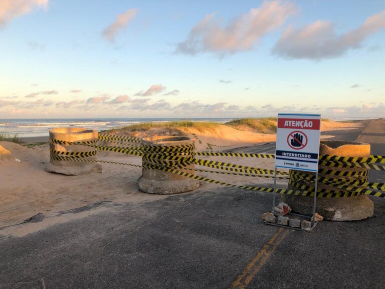 PMA bloqueia acessos às faixas de areia do Viral à Cinelândia