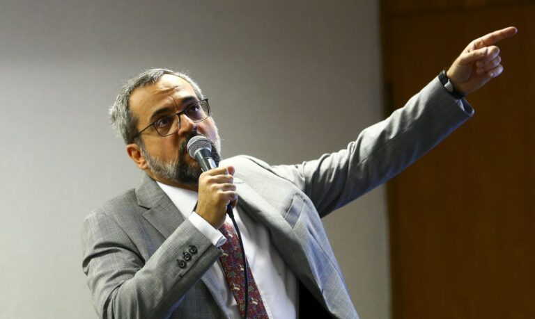 Weintraub será ouvido hoje pela Polícia Federal