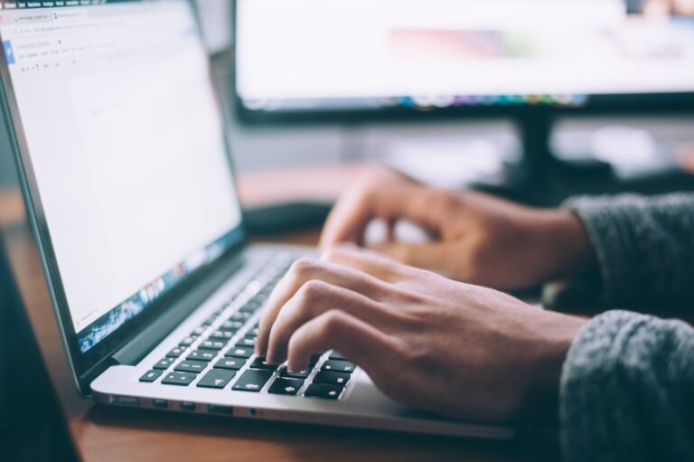 Teletrabalho ganha força como alternativa durante pandemia