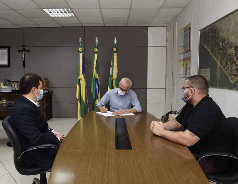 Edvaldo nomeia Sidney Amaral Cardoso para a Procruradoria