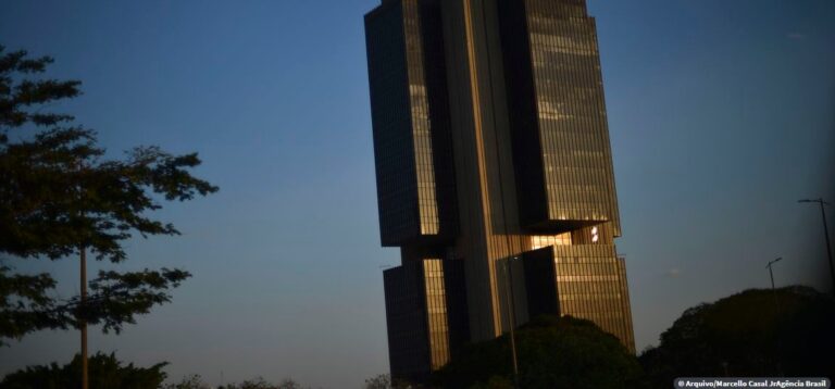 Banco Central anuncia lançamento da nota de R$ 200