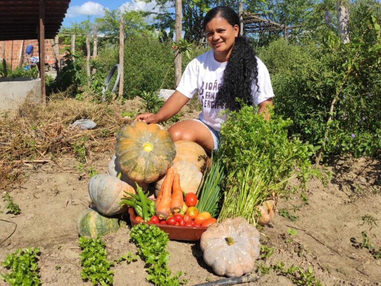 Projeto Bioágua incentiva produção de alimentos em quintais