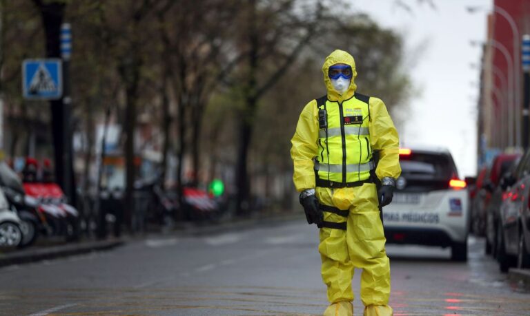 Espanha impõe bloqueio local para conter a covid-19
