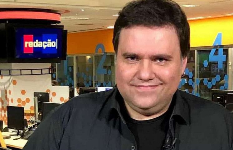 Apresentador Rodrigo Rodrigues morre aos 45 anos, vítima de covid-19