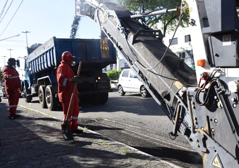 PMA inicia recuperação da avenida Simeão Sobral