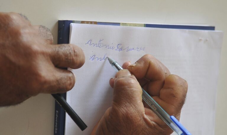 Brasil ainda tem 11 milhões de analfabetos