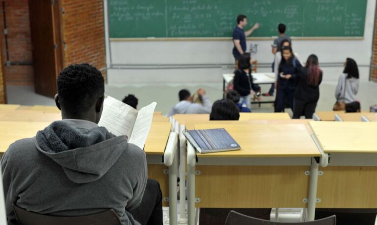 Prouni oferta cerca de 170 mil bolsas de estudo