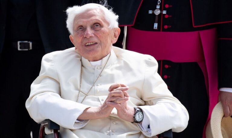 Papa emérito Bento XVI morre aos 95 anos