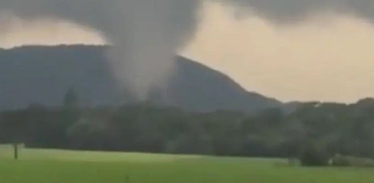 Defesa Civil confirma a passagem de tornados em Santa Catarina