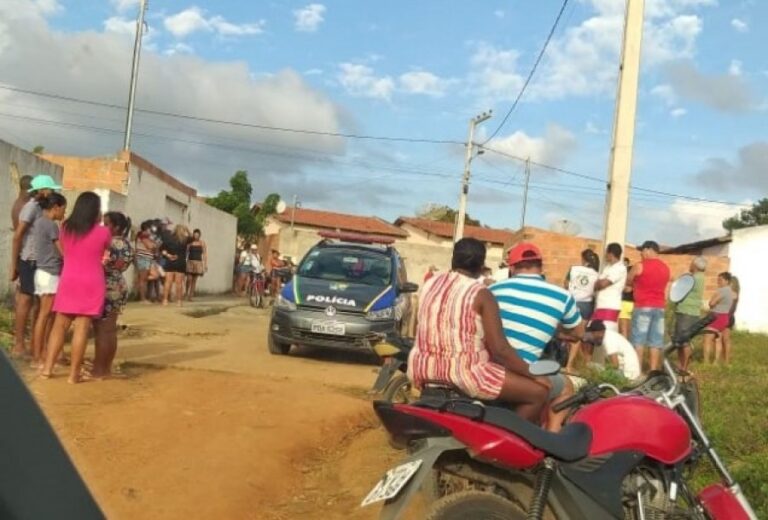 Mulher é assassinada a facadas pelo companheiro em Frei Paulo