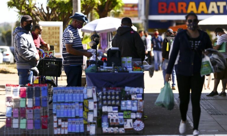 Cerca de 1,6 milhão voltou a procurar emprego, diz IBGE
