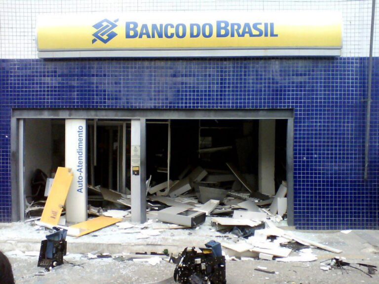 Assaltos a agências bancárias caem 37% no primeiro semestre de 2020