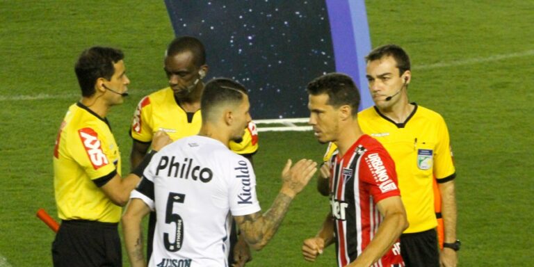 Santos e São Paulo empatam em primeiro clássico San-São do Brasileirão