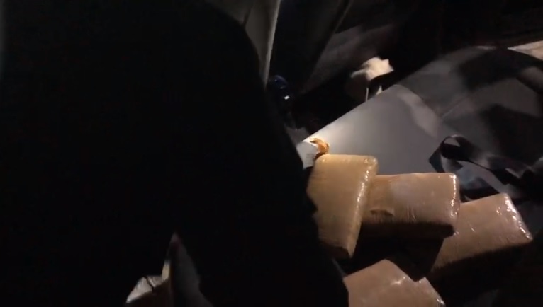 PRF apreende 16,5 quilos de maconha na BR-101