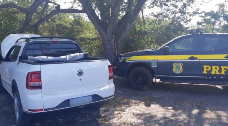 PRF recupera na BR-235 dois veículos roubados