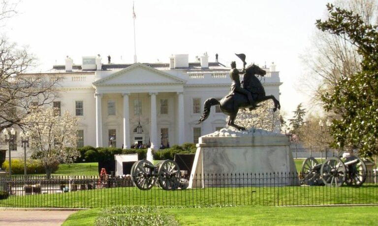 Tribunal Supremo e covid-19 são temas do 1º debate entre Biden e Trump
