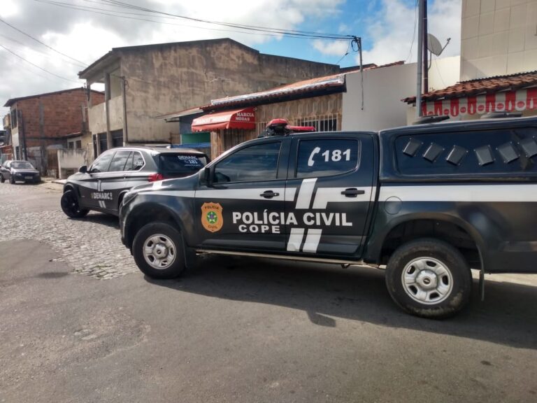 Ex-presidiária e sobrinho são mortos em confronto com a polícia