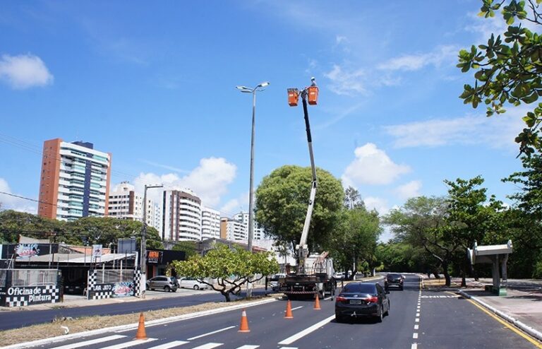 Emurb disponibiliza canais para solicitação de manutenção na iluminação pública